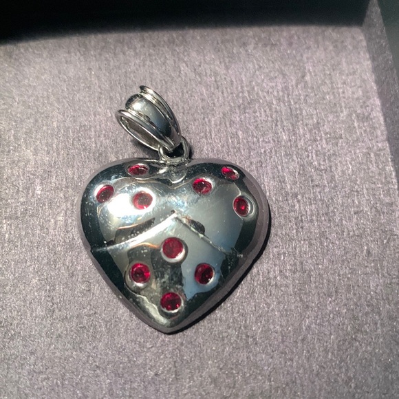 Sterling silver and ruby gemstone heart pendant - Picture 6 of 6